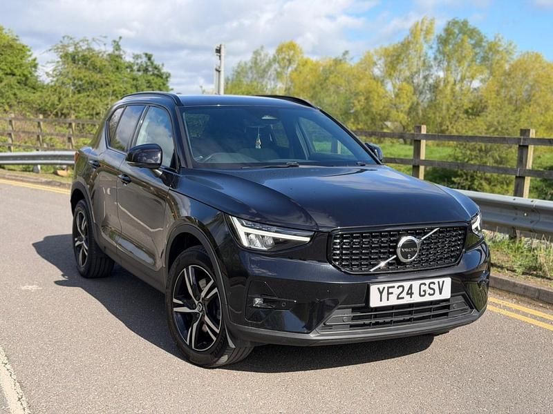 Begagnad Volvo XC40 Plus 2024 Svart SUV