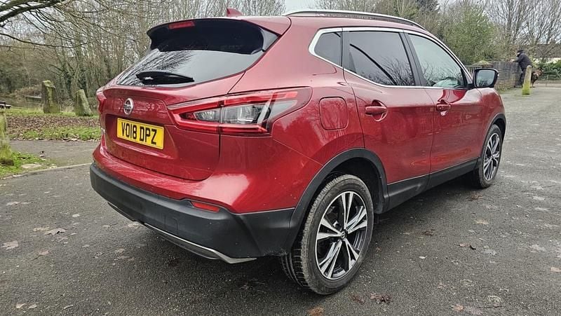 Used Nissan Qashqai N-Connecta 2018 Red SUV