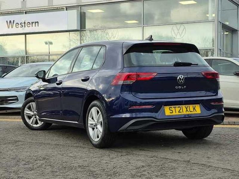 Used VW Golf VII Life 150 HP (110 kW) 2021 Blue Hatchback