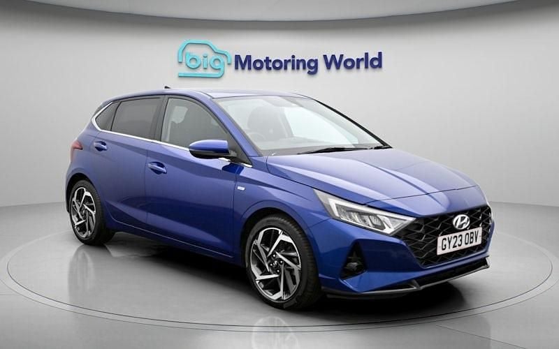 Used Hyundai i20 Premium 101 HP (74 kW) 2023 Blue Hatchback