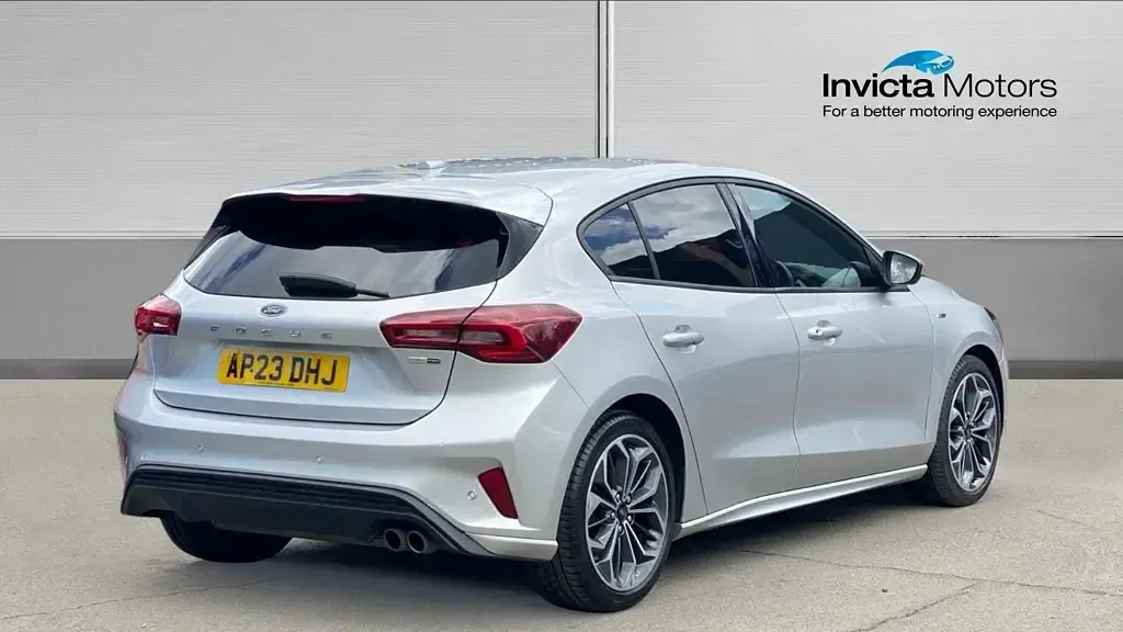 Used Ford Focus ST-Line X 155 HP (114 kW) 2023 Silver Hatchback