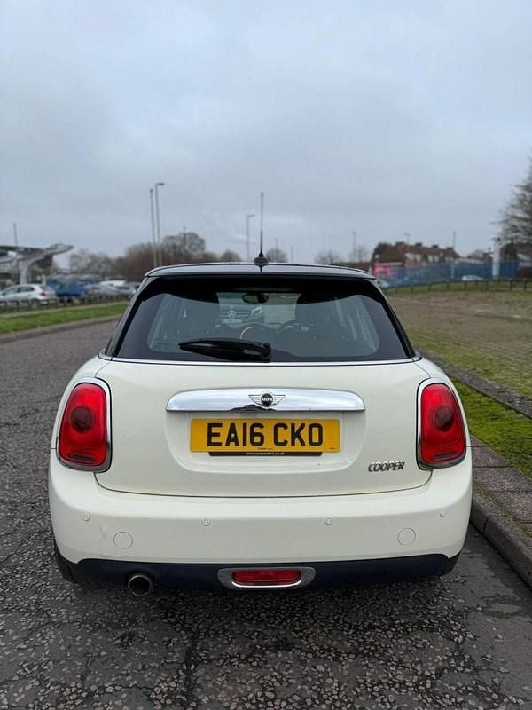 Used Mini Cooper Hatch 2016 White Hatchback
