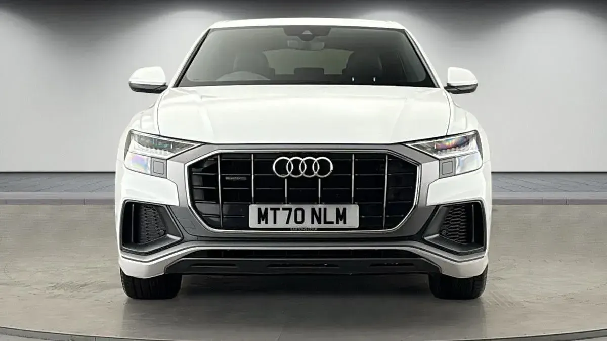 Used Audi Q8 S-Line 286 HP (210 kW) 2020 Glacier white SUV