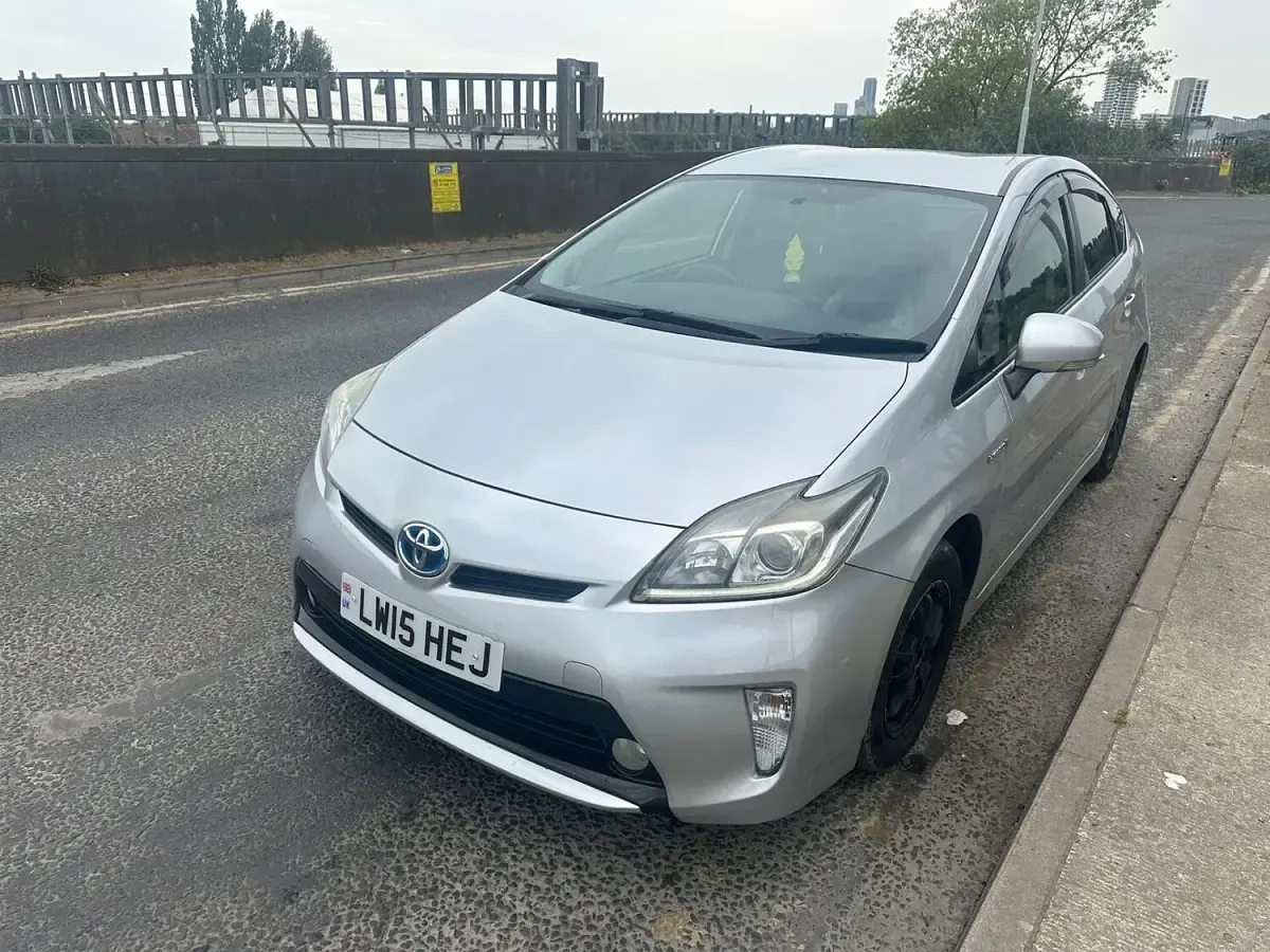 Used Toyota Prius 2015 Silver Hatchback