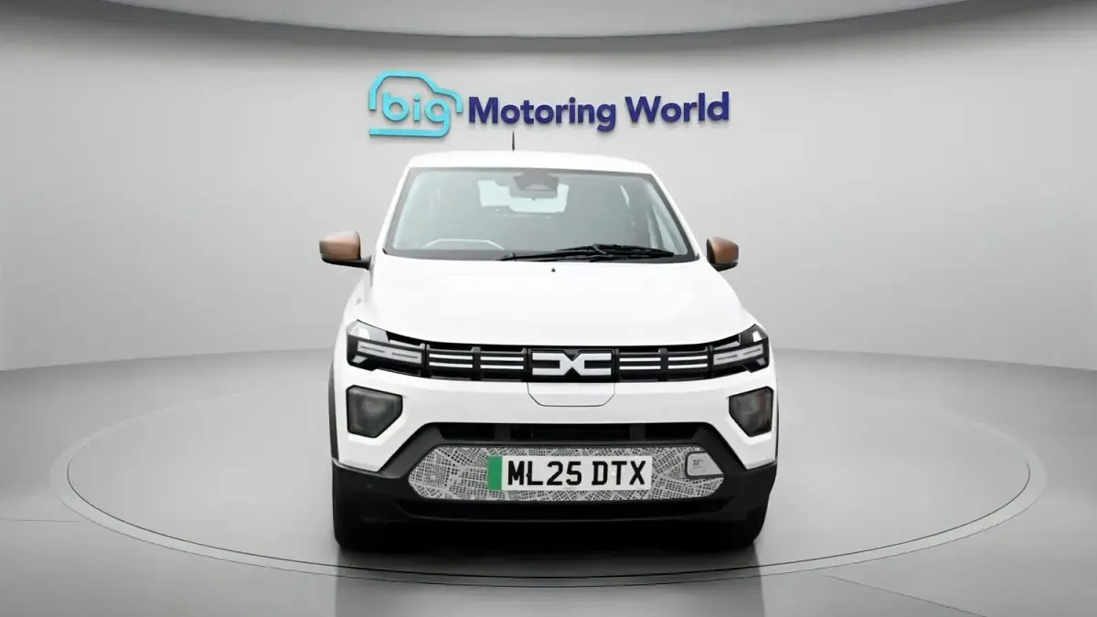 Used Dacia Spring Extreme 47 kW (65 HP) 2025 White Hatchback