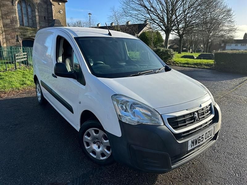 White Used 2015 Peugeot Partner MPV | £3,495 (A bit pricey) - Image 1/4