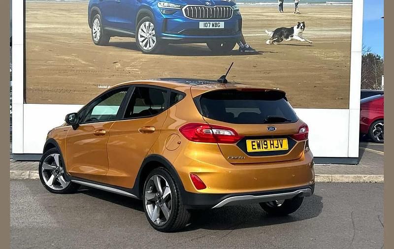 Used Ford Fiesta Active X 99 HP (72 kW) 2019 Yellow Hatchback