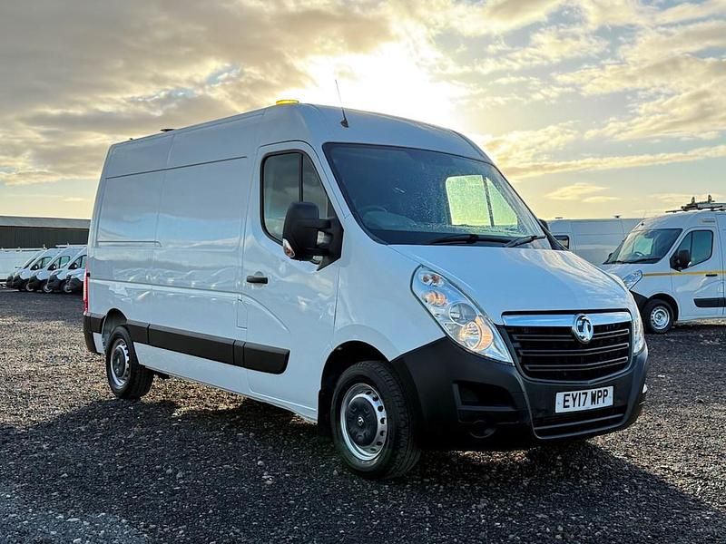 White Used 2017 Vauxhall Movano S Van | £8,475 (Good price) - Image 1/3