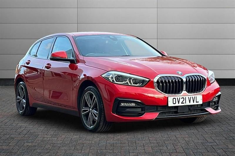 Melbourne red Used 2021 BMW 118 Sport Line Hatchback | £16,990 (Good price) - Image 1/2