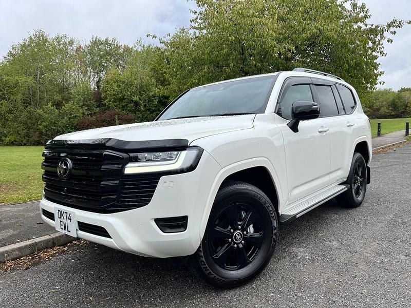 Used Toyota Land Cruiser 415 HP (305 kW) 2025 White SUV