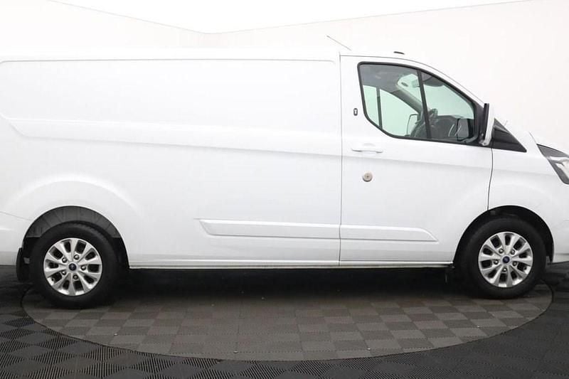 Used Ford Transit Custom Limited 130 HP (95 kW) 2022 White Van