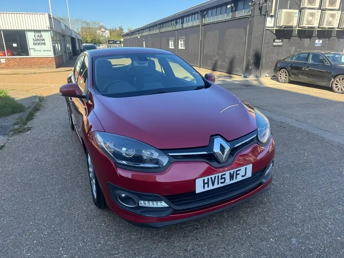 Used Renault Mégane Dynamique 2015 Red Hatchback