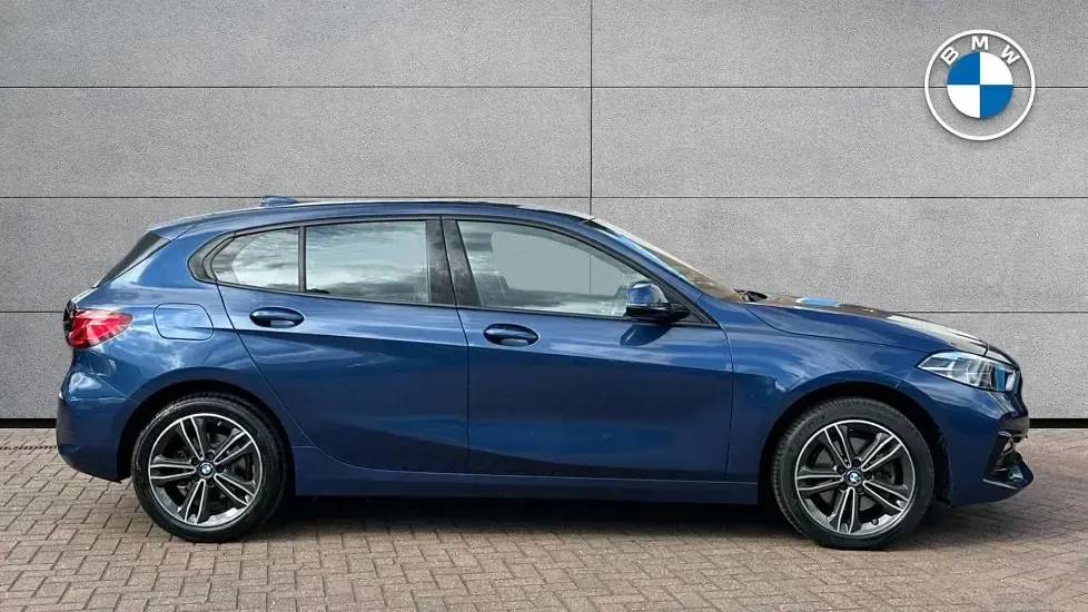 Used BMW 118 Sport Line 134 HP (98 kW) 2023 Blue
