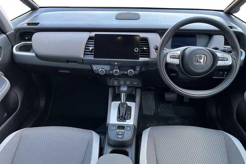 Used Honda Jazz Hybrid 109 HP (80 kW) 2023 White Hatchback