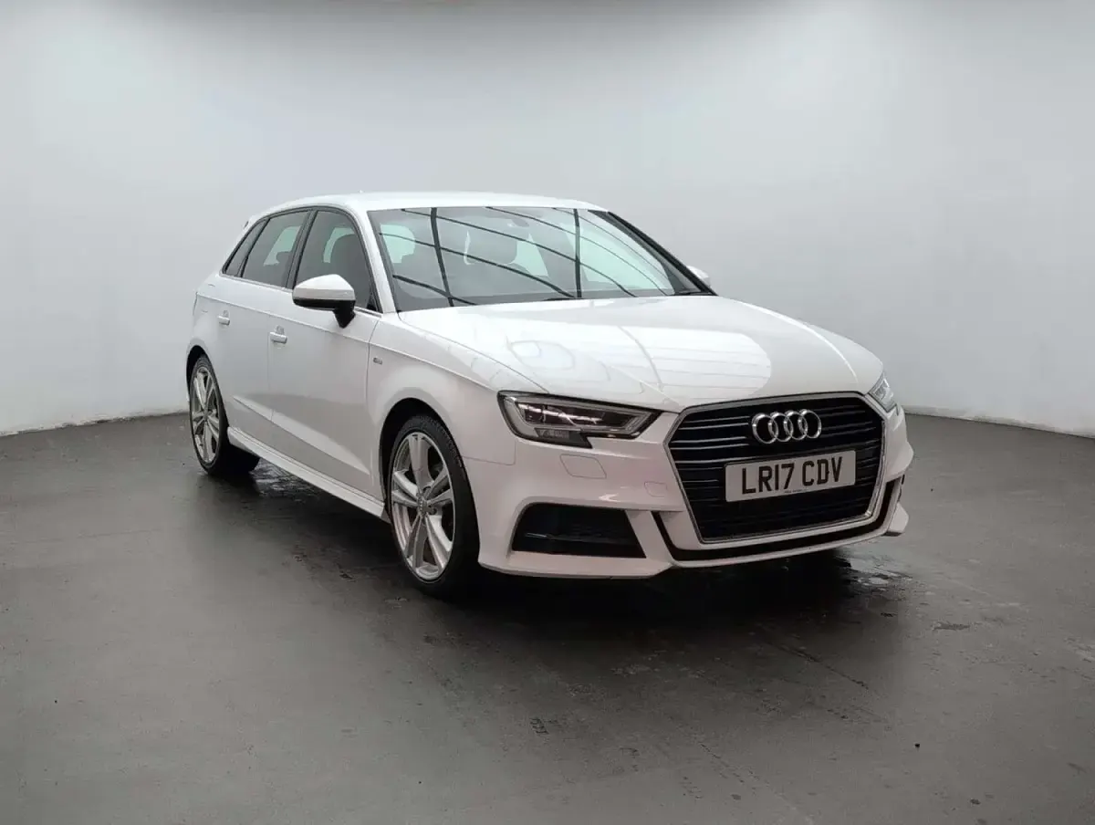 Used Audi A3 Sportback S-Line 150 HP (110 kW) 2017 White Hatchback