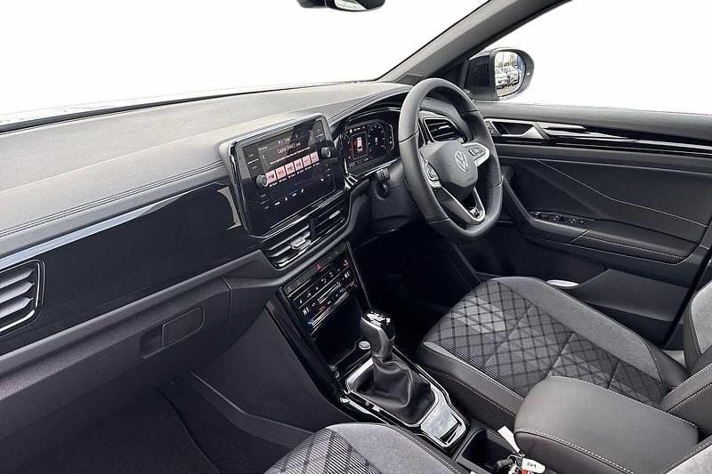 Used VW T-Roc Black Edition 150 HP (110 kW) 2025 Pure white SUV