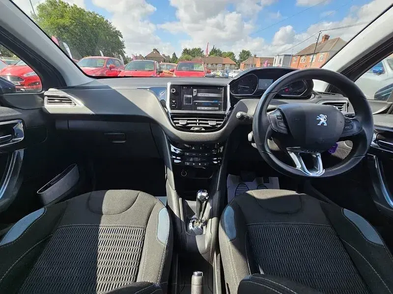 Used Peugeot 208 Allure 70 HP (51 kW) 2013 Blue Hatchback