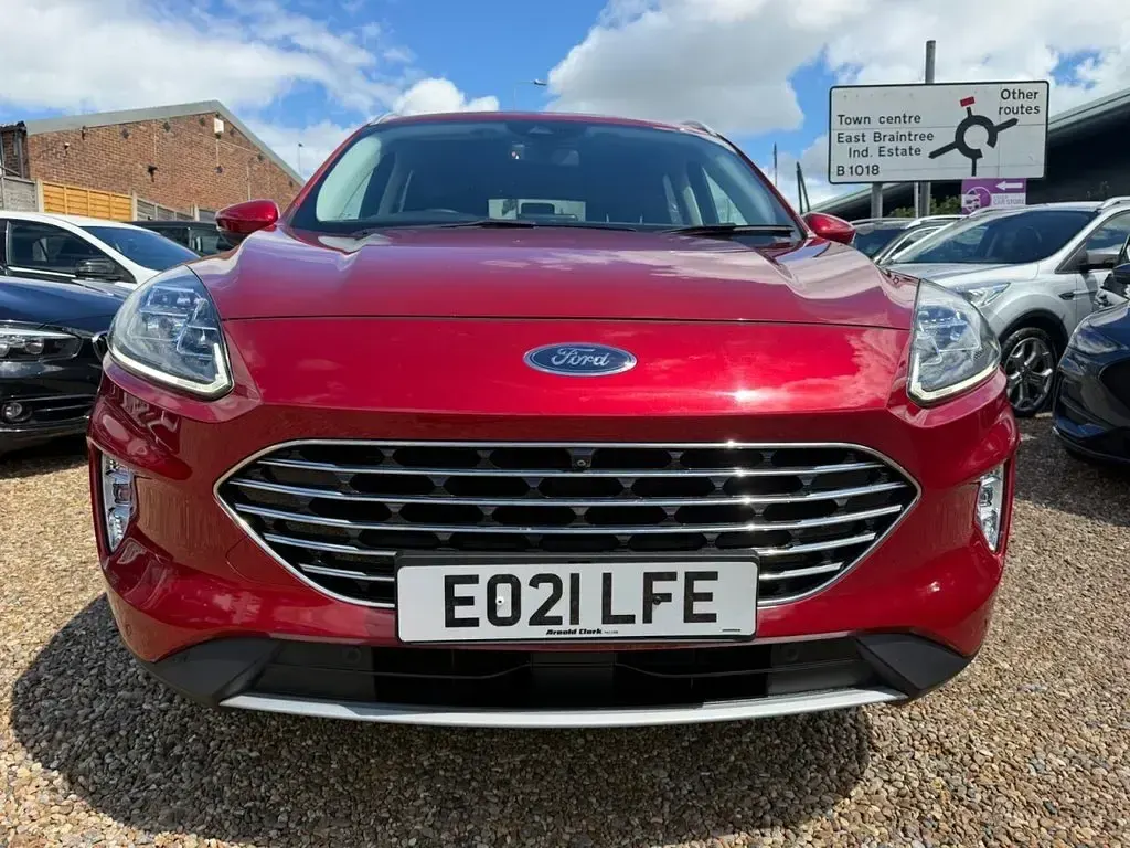 Used Ford Kuga Titanium 120 HP (88 kW) 2021 Red SUV