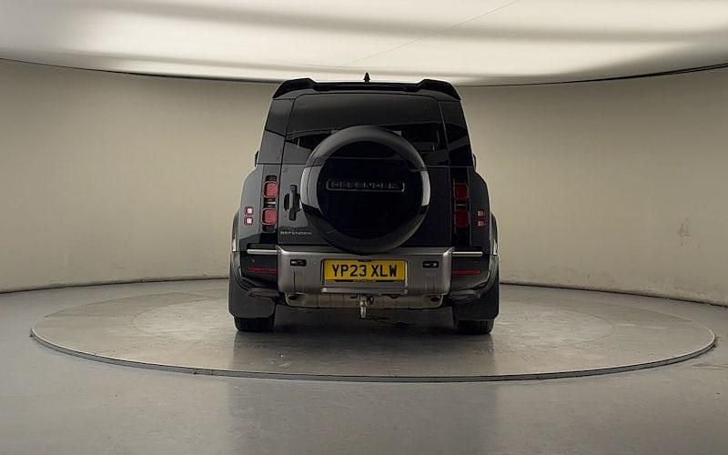 Used Land Rover Defender HSE Dynamic 300 HP (220 kW) 2023 Carpathian grey SUV