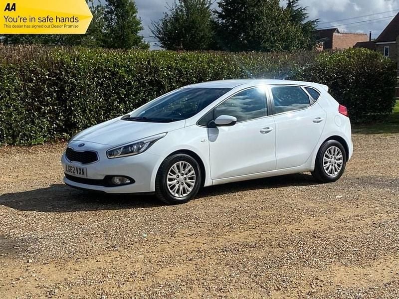 Used Kia Ceed 126 HP (92 kW) 2012 White Hatchback