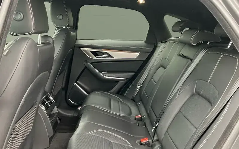 Used Jaguar F-Pace R-Dynamic 204 HP (150 kW) 2024 SUV