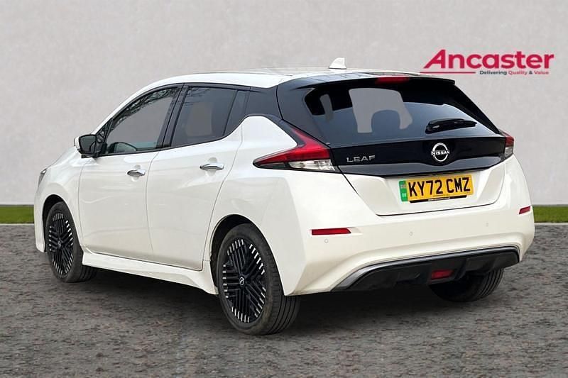 Used Nissan Leaf N-Connecta 110 kW (150 HP) 2022 White Hatchback