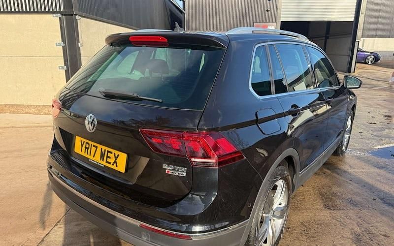 Used VW Tiguan SEL 180 HP (132 kW) 2017 Black SUV