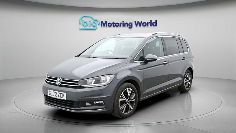 Used VW Touran SEL 148 HP (108 kW) 2023 Grey MPV
