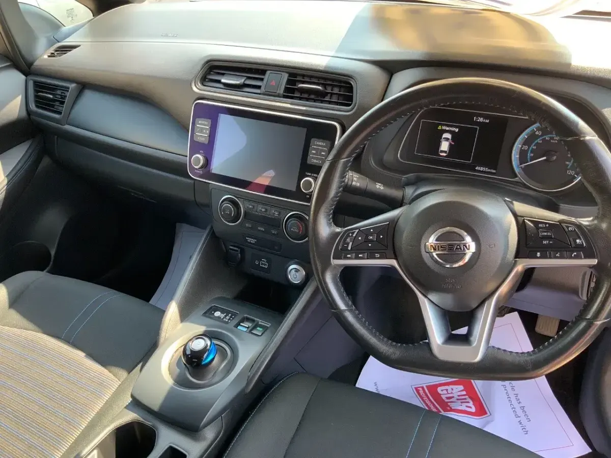 Used Nissan Leaf Acenta 110 kW (150 HP) 2021 Red Hatchback
