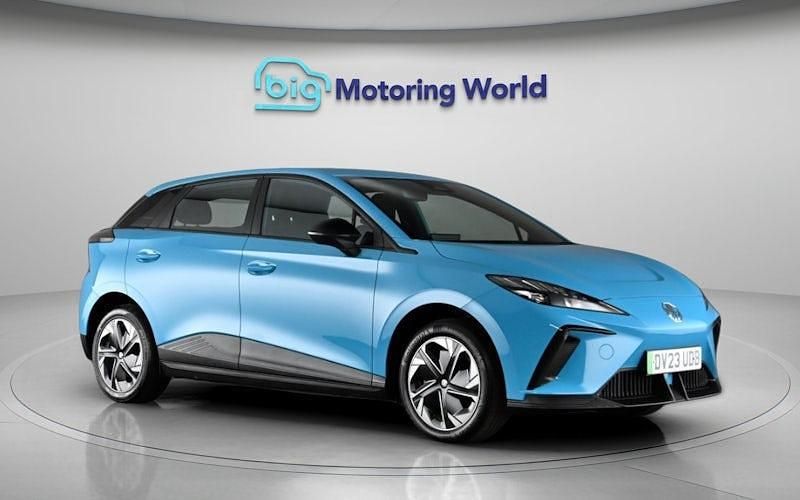 Begagnad MG MG4 EV SE 319 kW (435 HK) 2022 Blå Halvkombi