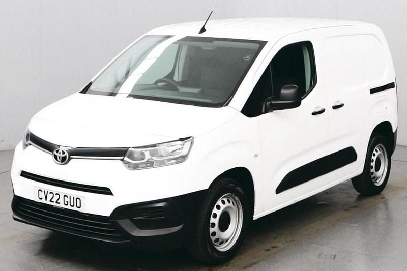 Used Toyota Proace Active 100 HP (73 kW) 2022 White MPV