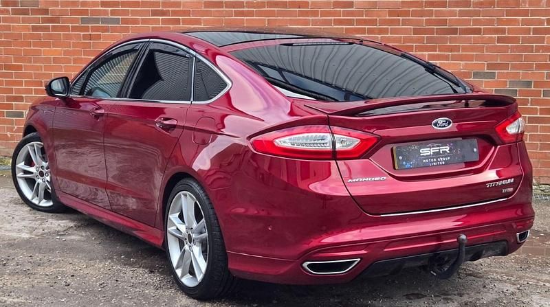 Used Ford Mondeo Titanium 2015 Red Hatchback
