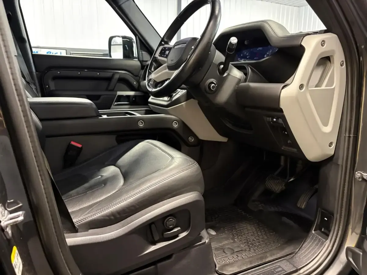 Usado Land Rover Defender HSE 296 CV (217 kW) 2021 Gris SUV