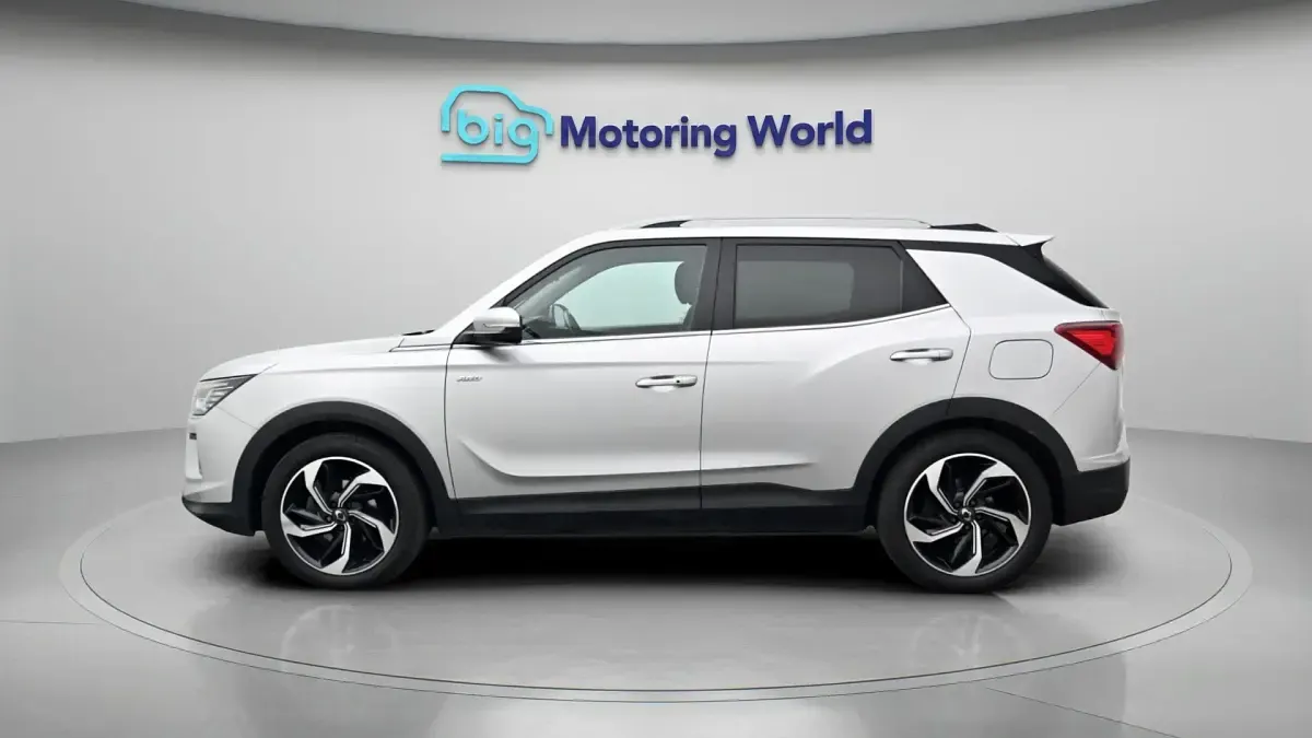 Used SsangYong Korando 136 HP (100 kW) 2020 Silver Estate