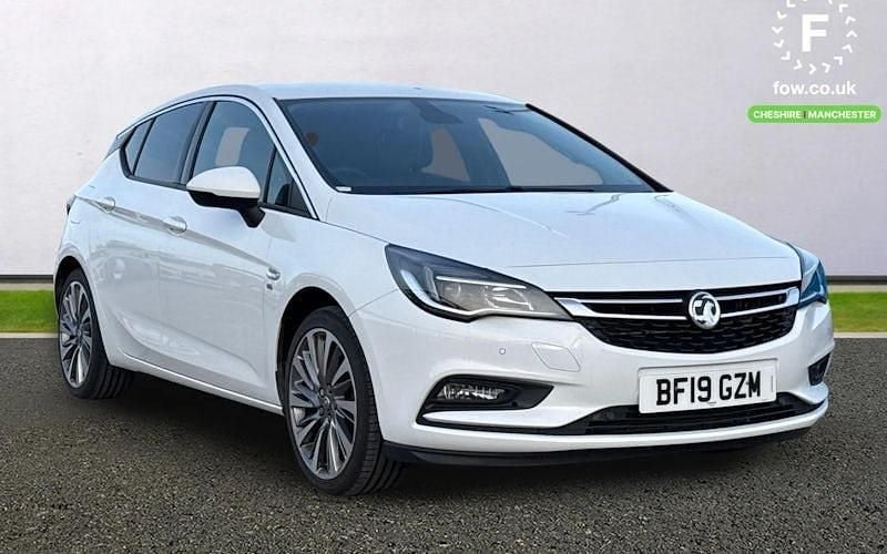 Used Vauxhall Astra Elite 150 HP (110 kW) 2019 White Hatchback
