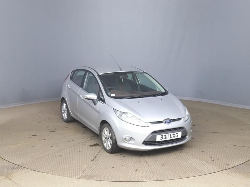Used Ford Fiesta Zetec 96 HP (70 kW) 2011 Silver Hatchback