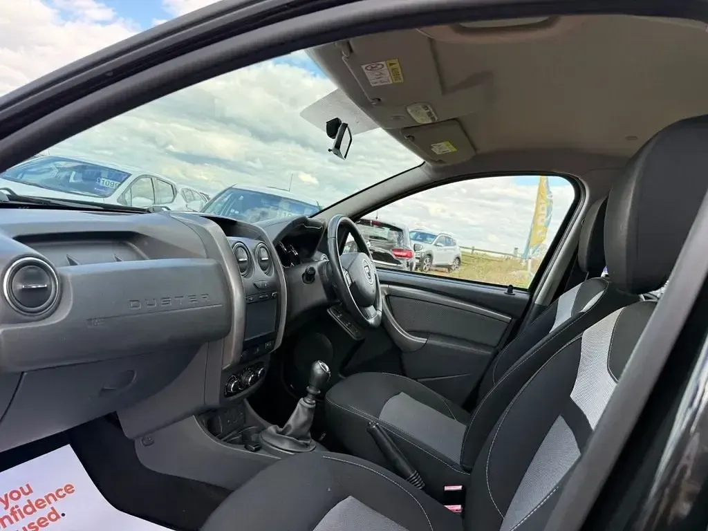 Usado Dacia Duster Prestige 110 CV (80 kW) 2017 Negro SUV