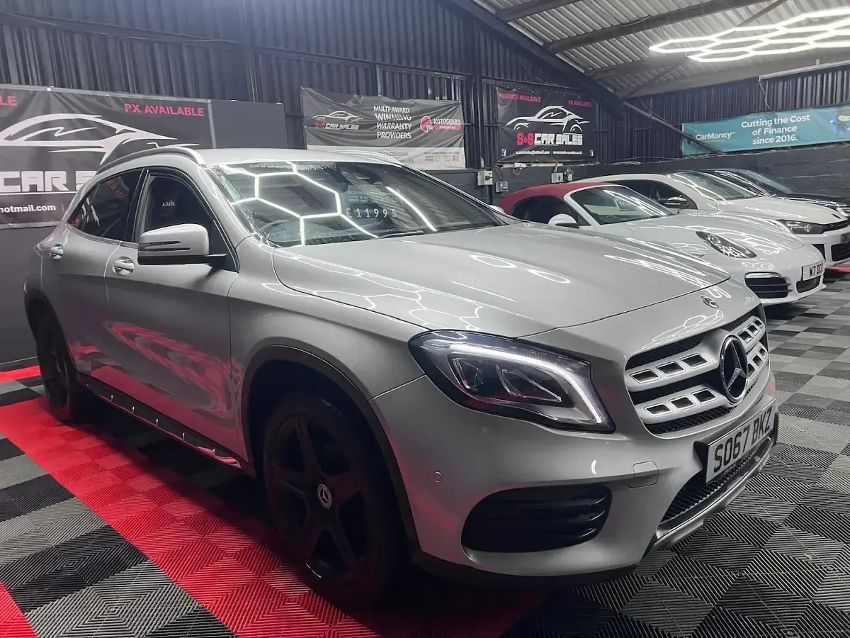 Used Mercedes GLA200 AMG Line Premium 156 HP (114 kW) 2017 Silver SUV