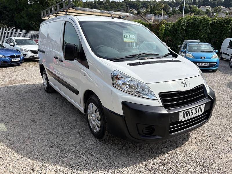 White Used 2015 Peugeot Expert Van | £4,895 (Fair price) - Image 1/4
