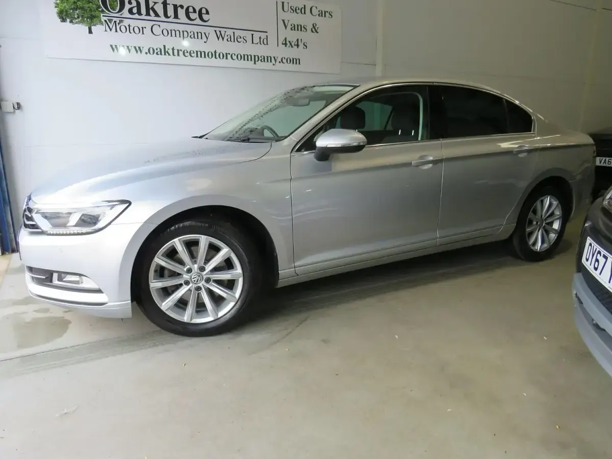 Used VW Passat Business 150 HP (110 kW) 2018 Silver Sedan
