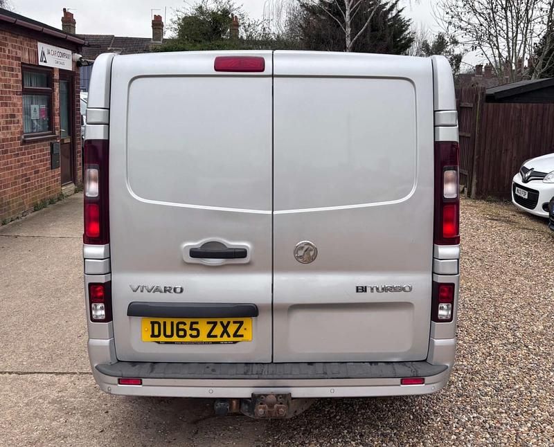 Used Vauxhall Vivaro Sportive 120 HP (88 kW) 2016 Silver