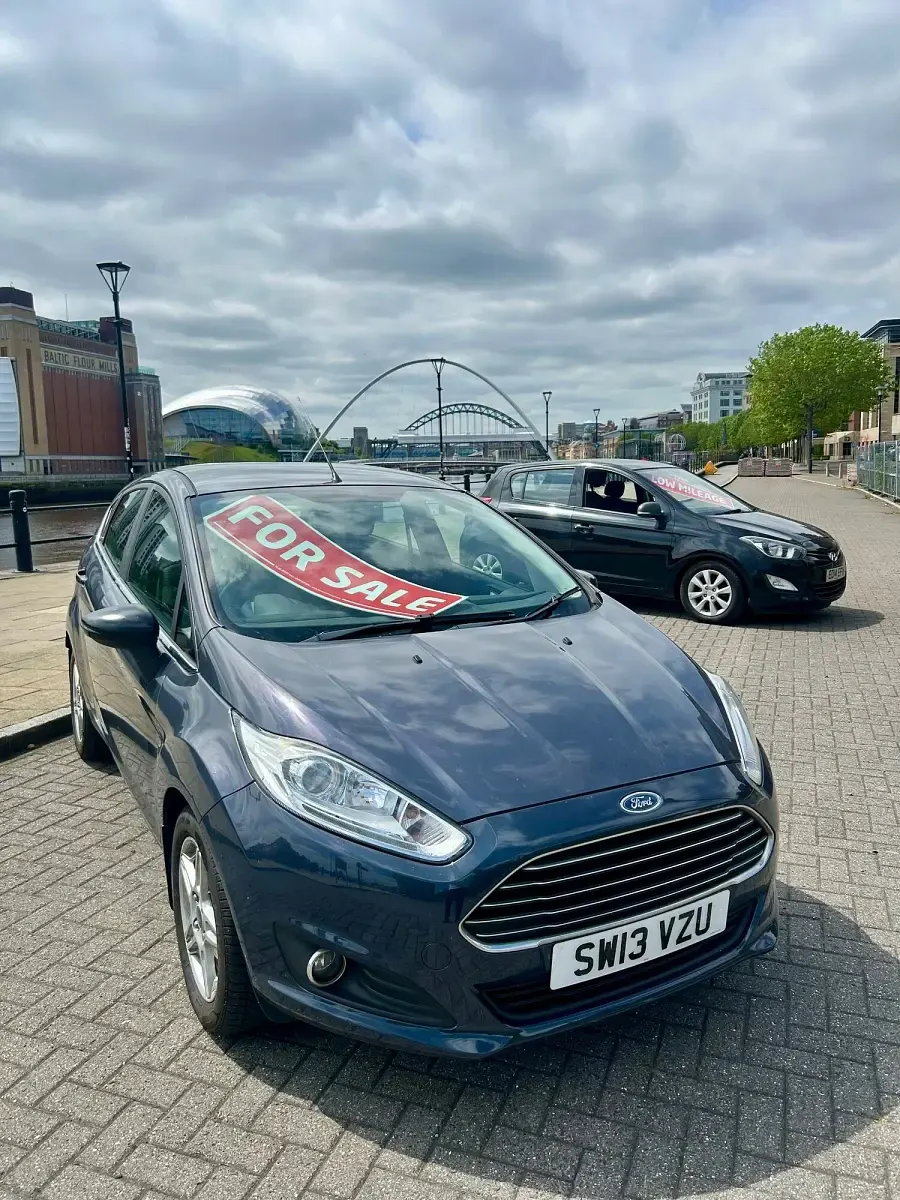 Used Ford Fiesta Zetec 125 HP (91 kW) 2013 Grey Hatchback