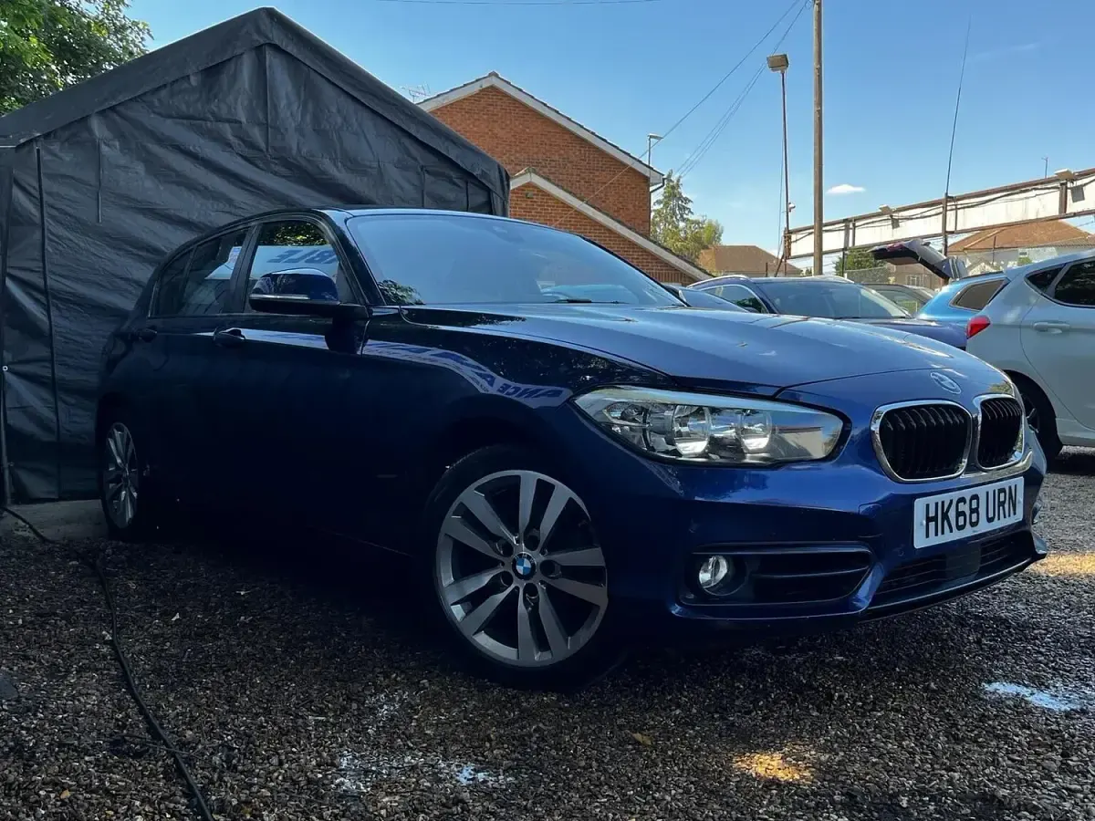Used BMW 118 Sport Line 136 HP (100 kW) 2018 Blue Hatchback