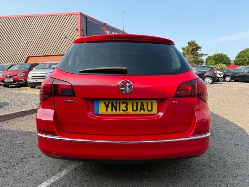 Image 4/4