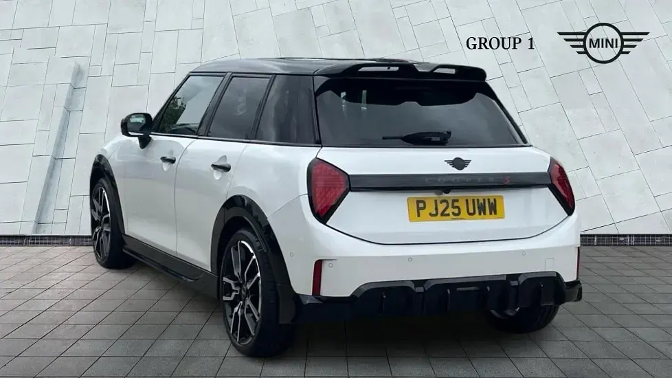 Used Mini Cooper S Hatch 201 HP (147 kW) 2025 White Hatchback