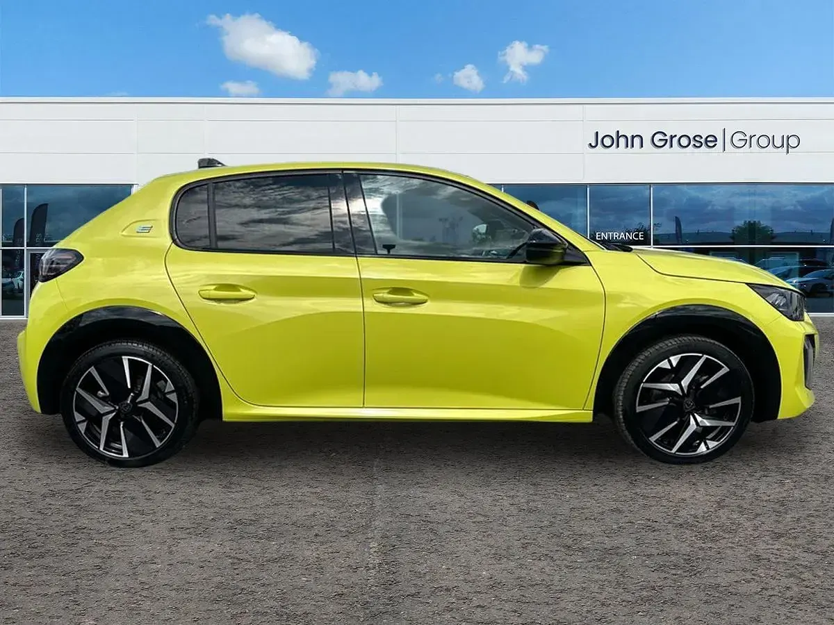 Used Peugeot e-208 GT 114 kW (156 HP) 2024 Yellow Hatchback