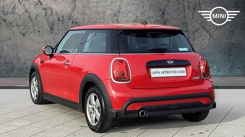 Used Mini Cooper Classic 134 HP (98 kW) 2023 Red Hatchback
