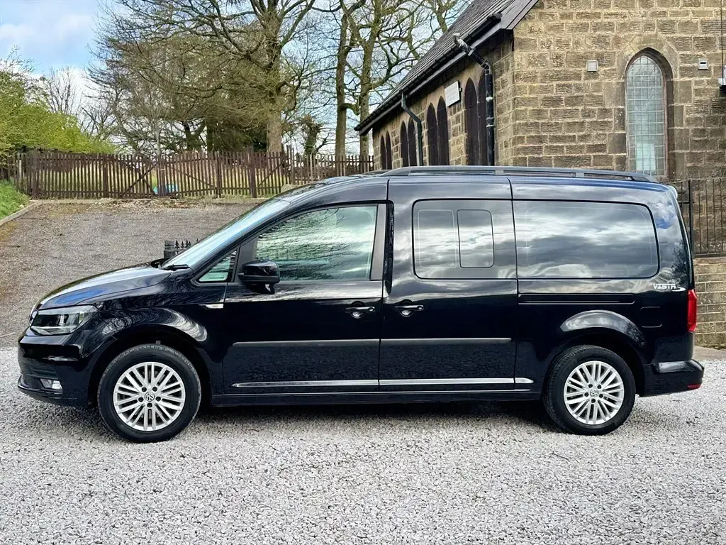 Begagnad VW Caddy Life 2020 Svart Minibuss