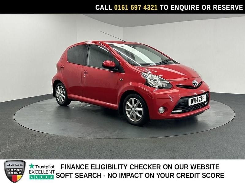 Used Toyota Aygo 68 HP (50 kW) 2014 Red Hatchback