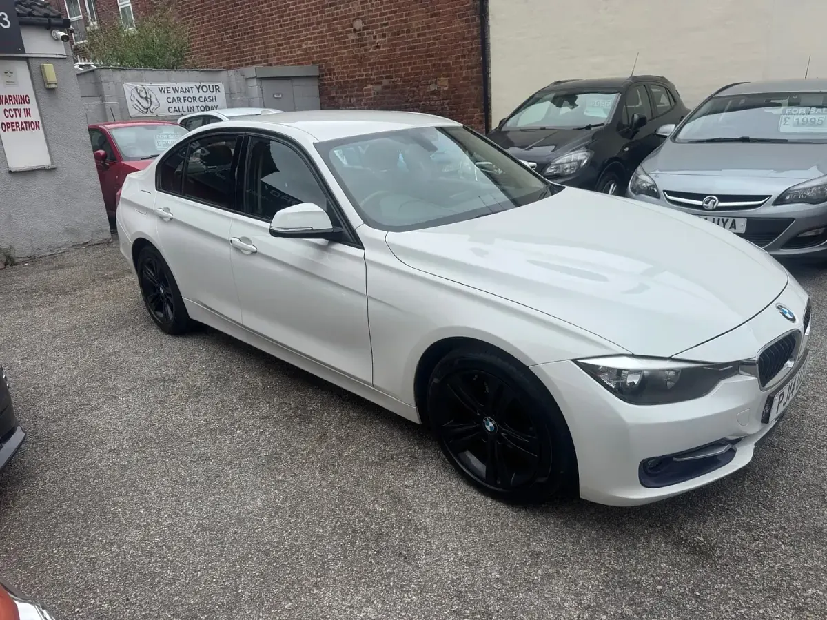 Used BMW 320 Sport Line 184 HP (135 kW) 2014 White Sedan
